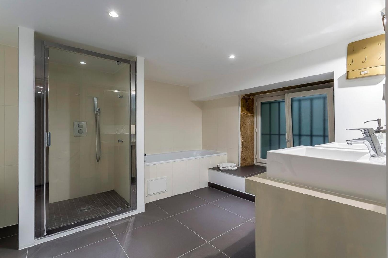 Charlie-Meublee Haut De Gamme-Duplex-260M2-Lyon 1 Buitenkant foto